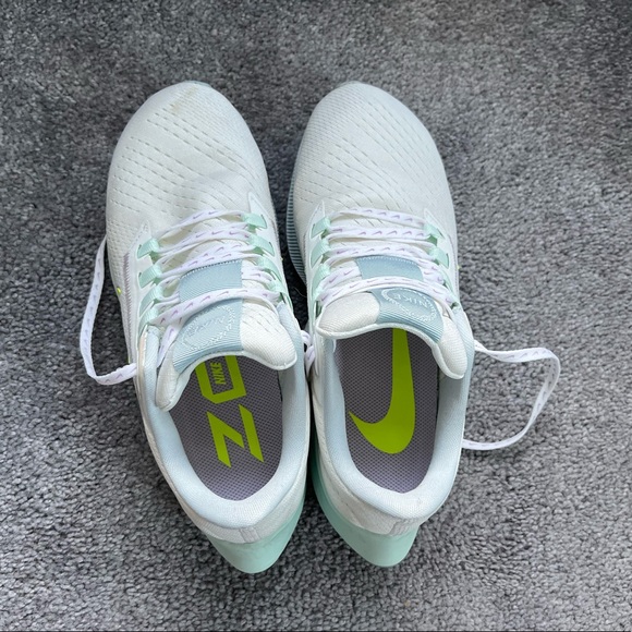 Nike Air Zoom Pegasus 38 PRM running shoe - Picture 2 of 9